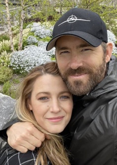 Ryan Reynolds with his wife Blake Lively 